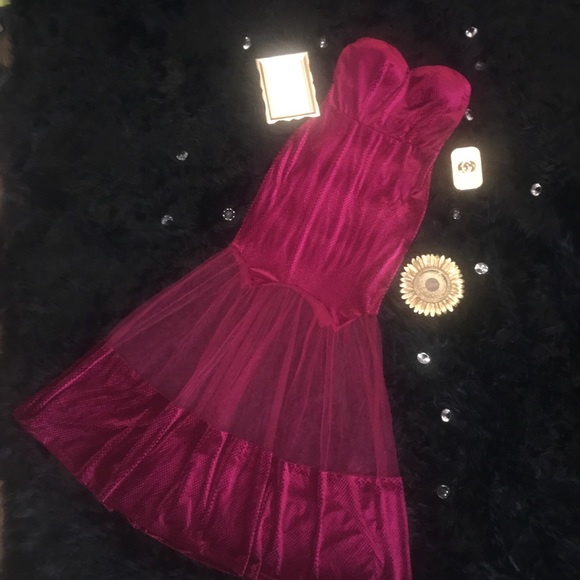 Dresses & Skirts - Stretch velvet prom dress maroon